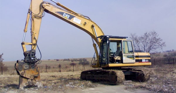 Zemní práce Děčín - výkopové práce, bagrování, úpravy terénu, demolice