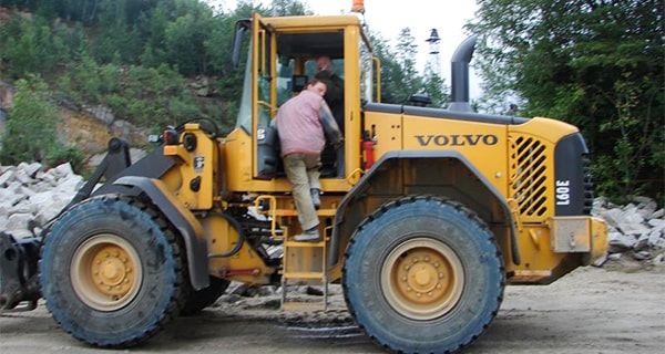 Zemní práce Děčín - výkopové práce, bagrování, úpravy terénu, demolice